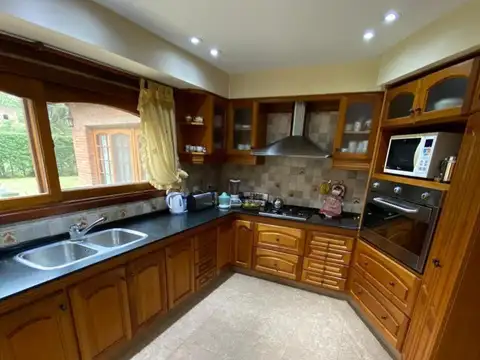 Casa en Venta en Countries y Barrios Cerrados en Moreno, USD 420.000