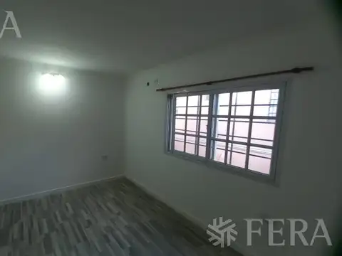 Depto Tipo Casa en Alquiler en Sarandi, $ 600.000