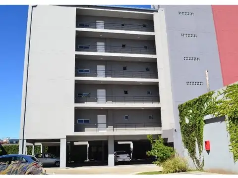 EXCELENTE DPTO DE 1 AMB CON BALCON Y COCH CUB, NUEVO, IMPEC.