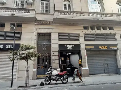 Alquiler semipiso , ideal oficinas, impecable ubicacion en Microcentro.