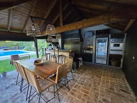 Casa 5 ambientes con 3 baños