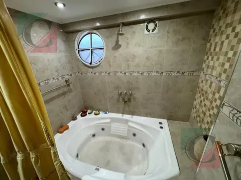 Depto Tipo Casa 5 ambientes con 2 baños