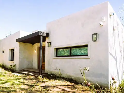 VENTA CASA 5 AMBIENTES  A ESTRENAR  COLINA ALEGRE