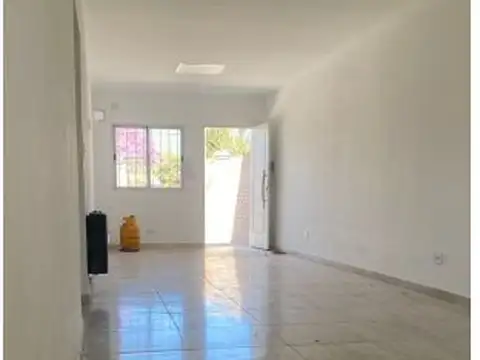 Casa en Alquiler en Funes, $ 950.000