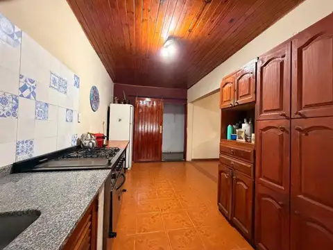 VENTA CASA 4 AMB DOMINICO GARAGE 2 BAÑOS PATIO