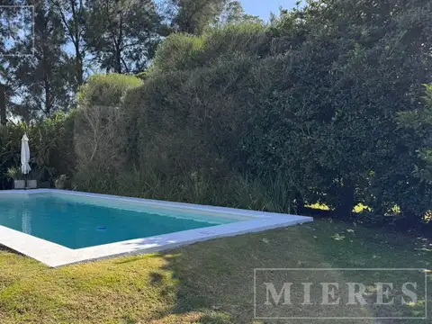 Casa en Alquiler Temporal con 2 cocheras