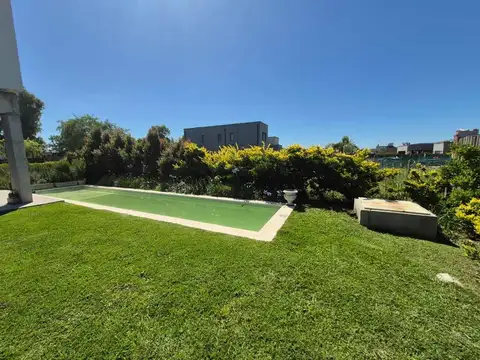 Casa en Venta al Este