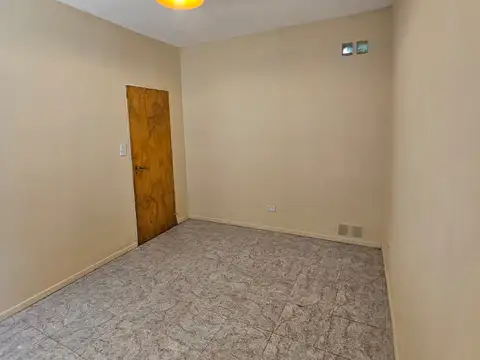 Departamento en Alquiler en Graham Bell, $ 300.000