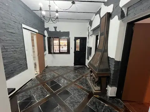 Casa en Alquiler con 1 cochera