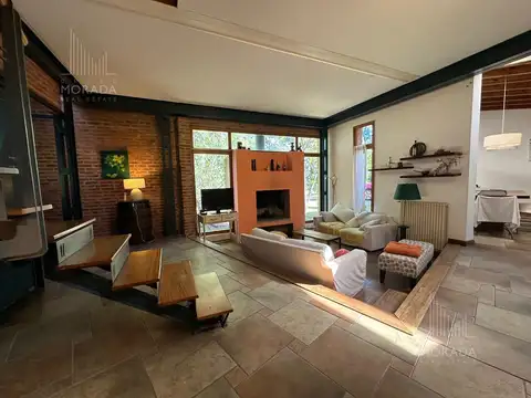 Casa 7 ambientes con 4 baños