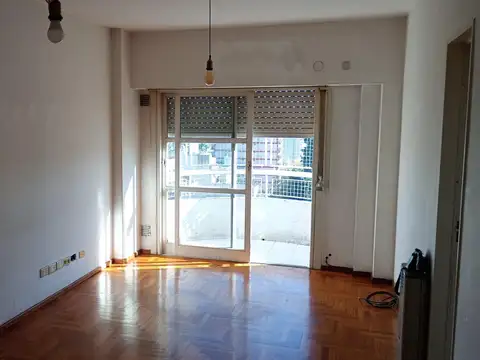 3 Amb Luminoso Frente Aire y luz Balcon Piso alto 2 Bños