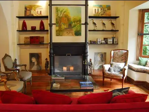 Casa 6 ambientes con 5 baños