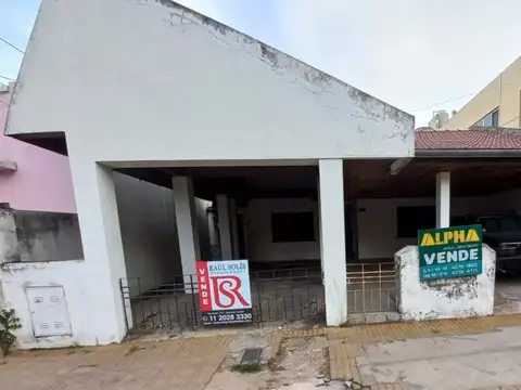 Casa de 5 amb. con cochera en venta | Berazategui Centro