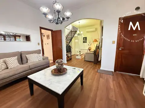 Casa en Venta con 3 cocheras