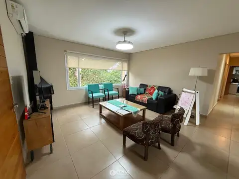 Casa en Venta con 6 cocheras