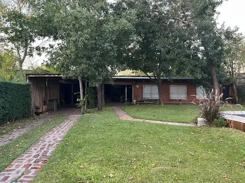 CASA QUINTA CON GRAN LOTE