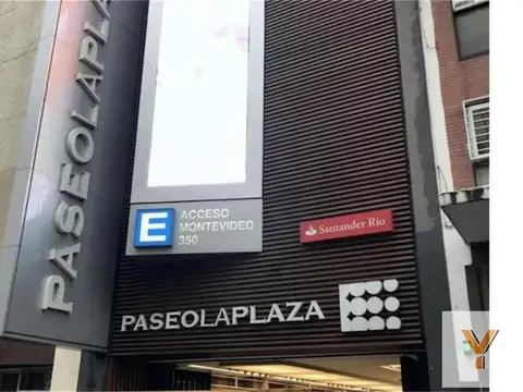 Montevideo e/ Avenida Corrientes y Sarmiento