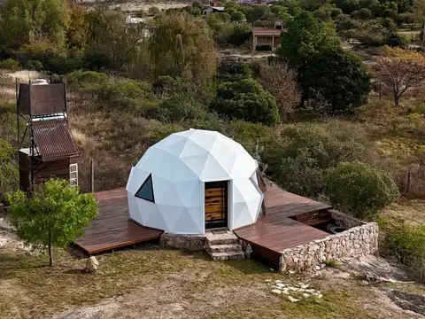 Casa 2 ambientes con 2 baños