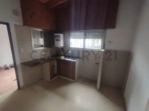 Casa 3 ambientes con 1 baño
