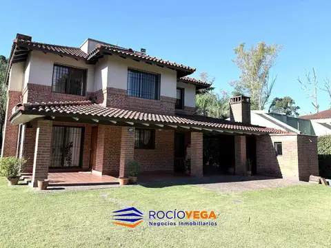 Casa 4 ambientes con 2 baños