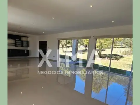 Casa 4 ambientes con 4 baños