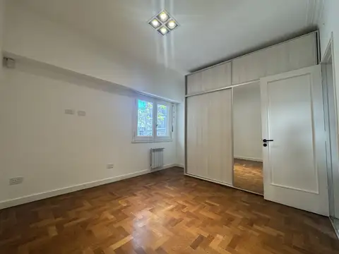 Casa en planta alta de dormitorios con terraza jacuzzi y parrilla