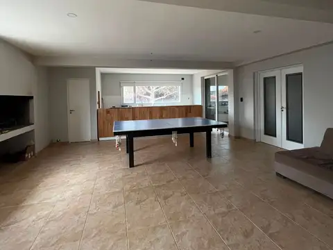 Casa en Alquiler en Neuquen, $ 3.900.000