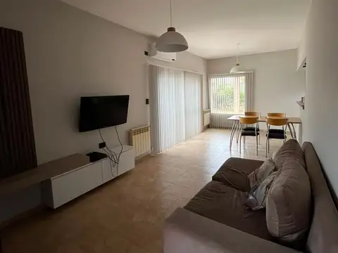 Casa 6 ambientes con 2 baños