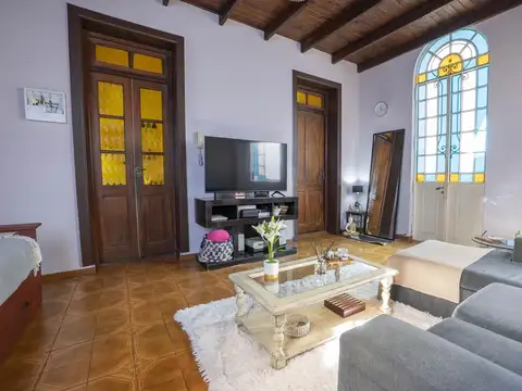 Depto Tipo Casa 5 ambientes con 2 baños