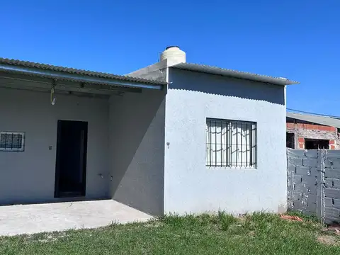 Casa 3 ambientes con 1 baño