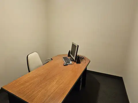 Oficina 5 ambientes con 1 baño