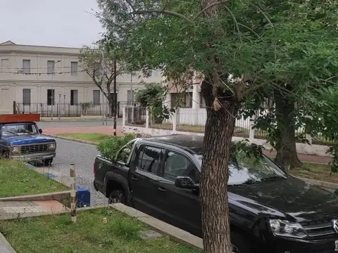 HERMOSO LOCAL CON DEPOSITO Y BAÑO- FRENTE A COLEGIO-