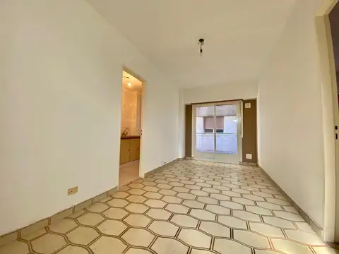 VENTA DEPARTAMENTO 2 AMBIENTES APTO PROFESIONAL, SOBRE AV JONTE EN MONTE CASTRO
