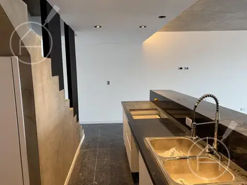 Venta Triplex 4 Ambientes Barracas - Quinto Piso