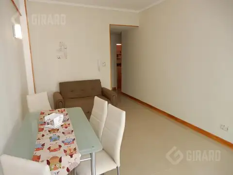 Venta departamento de 2 amb. a la calle, Zona Centro