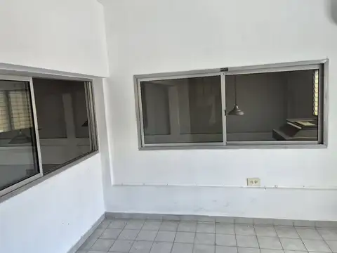 Alferez Hipólito Bouchard 4200