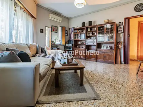 Carrasco al 100 Villa Luzuriaga