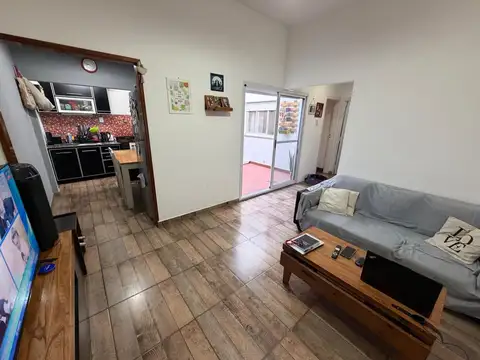 Venta PH de 3 ambientes con patio en Wilde