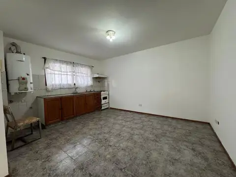 Casa en Alquiler en Villa Sarmiento, $ 450.000