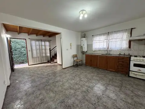 Casa 2 ambientes con 1 baño