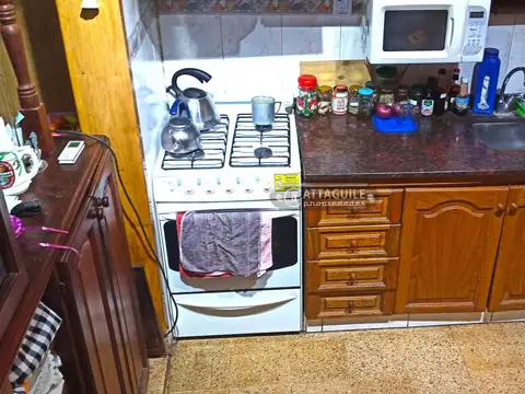 Casa 5 ambientes con 2 baños