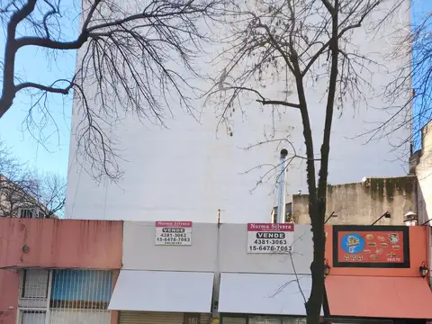 LOCALES EN VENTA, A LA CALLE, VIDRIERA, SIN EXPENSAS, EXCELENTE UBICACIÓN