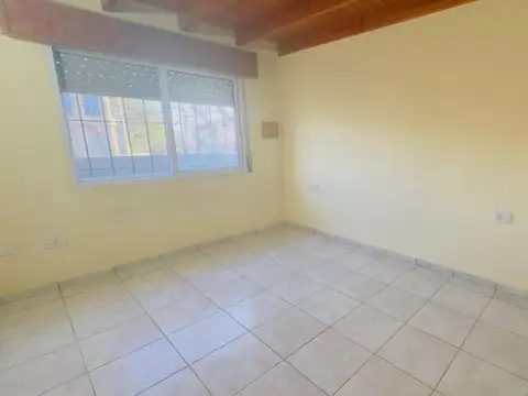 Departamento en planta alta en Alquiler ingreso inmediato