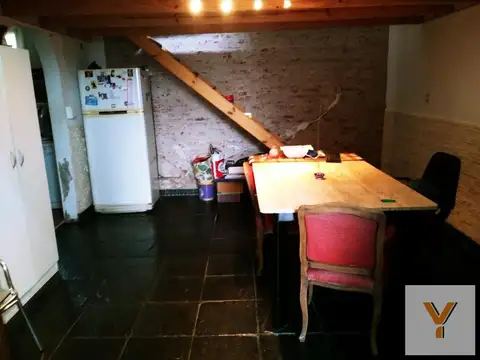 Casa 6 ambientes con 2 baños