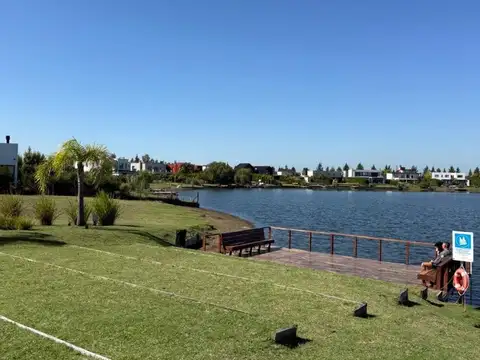 Terreno en Venta en San Gabriel, USD 301.000