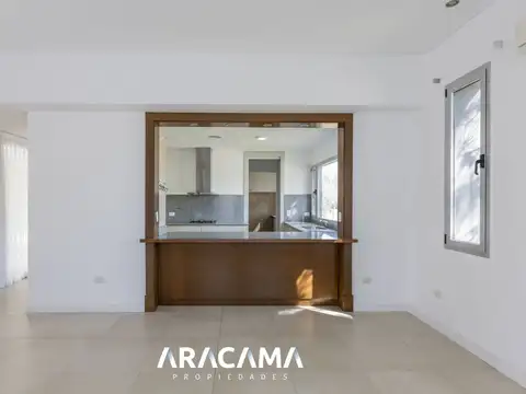 Casa 4 ambientes con 4 baños