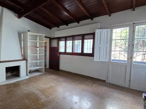 Casa 4 ambientes con 1 baño