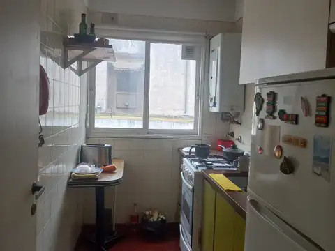 Uruguay 200, Piso 5