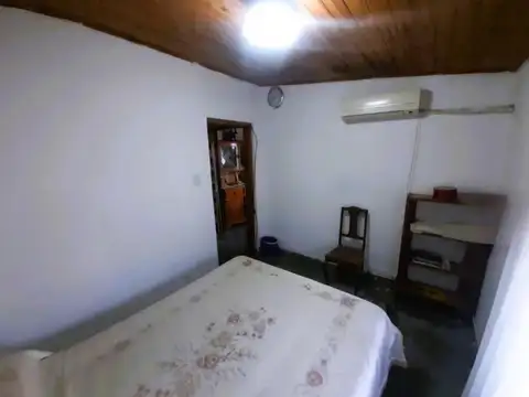 Casa en venta - 4 Dormitorios 3 Baños - Ituzaingó