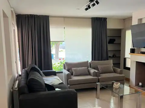 Casa en Venta en Chacras De Coria, USD 398.000